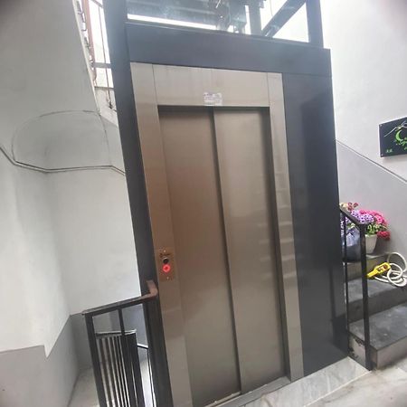 הוילה נאפולי La Terrazza Nel Centro מראה חיצוני תמונה